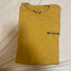 Columbia T-shirt